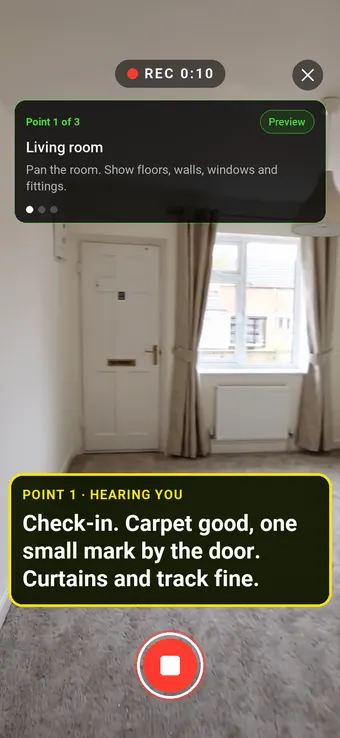 Walk Cam recording the living room of an empty rental flat at check-in, with the point card and the live transcription on screen